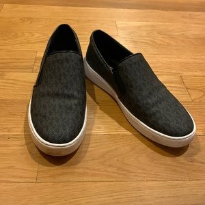 Micheal Kors sneakers. 8,5